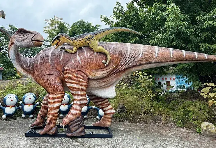 Iguanodon animatrónico, una de las figuras que suministramos para exposiciones — dinosaurios en Toledo
