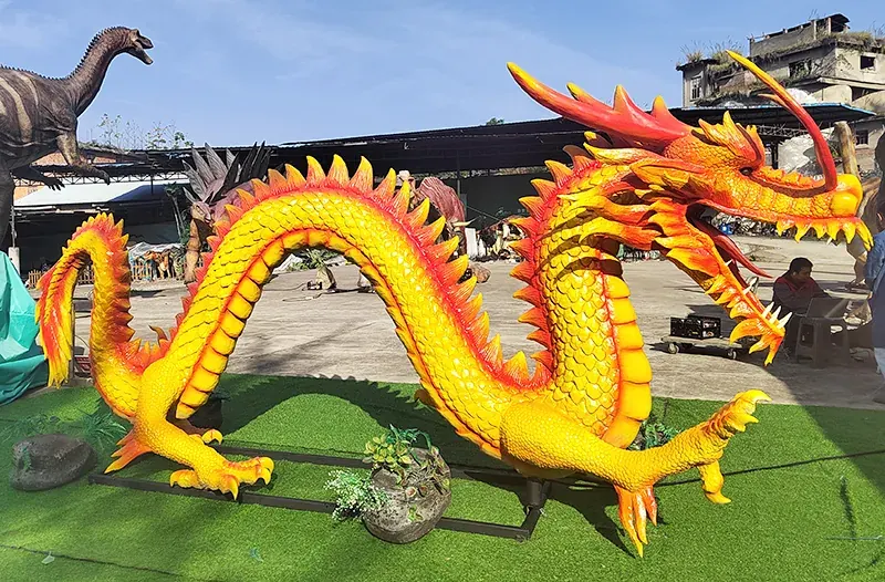 Dragón oriental animatrónico