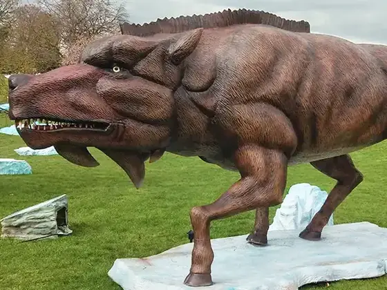 Entelodonte animatrónico ('cerdo del infierno')