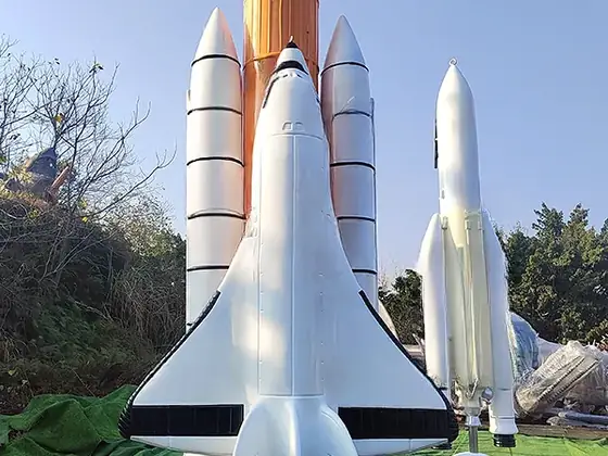Transbordador espacial gigante (atrezo)
